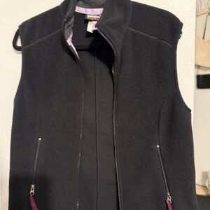 Patagonia Synchilla Vest women’s Large Black Deep Pile Zip Up Pockets Outerwear